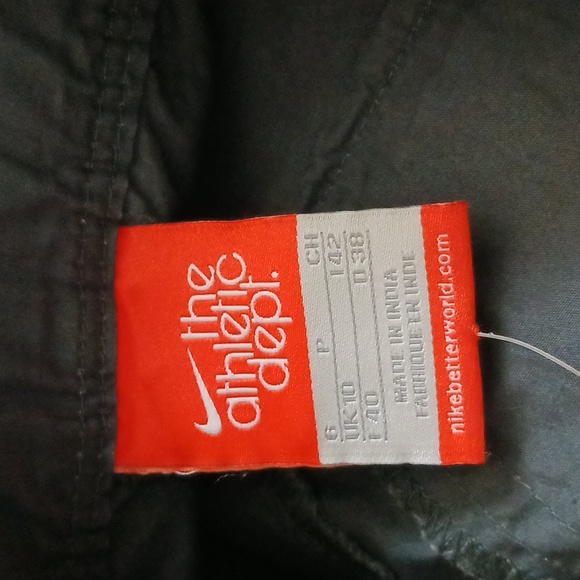 Nike Shorts - Picture 4 of 5